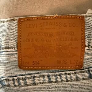 Levi’s 514 light blue wash jeans 32 x 32